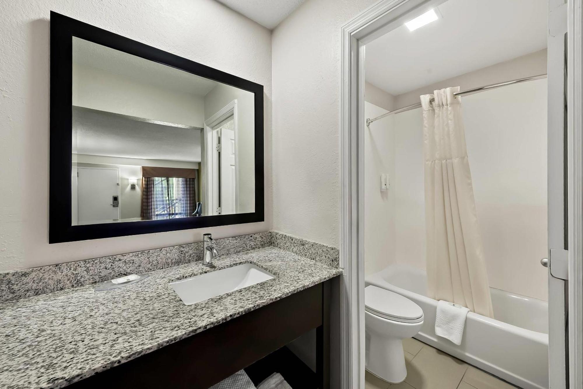 Quality Inn Raeford Εξωτερικό φωτογραφία